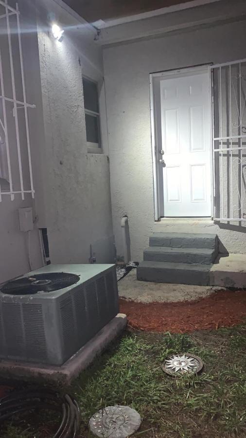 Cute, Cozy Mother-in-law In The Heart Of Guest house Miami