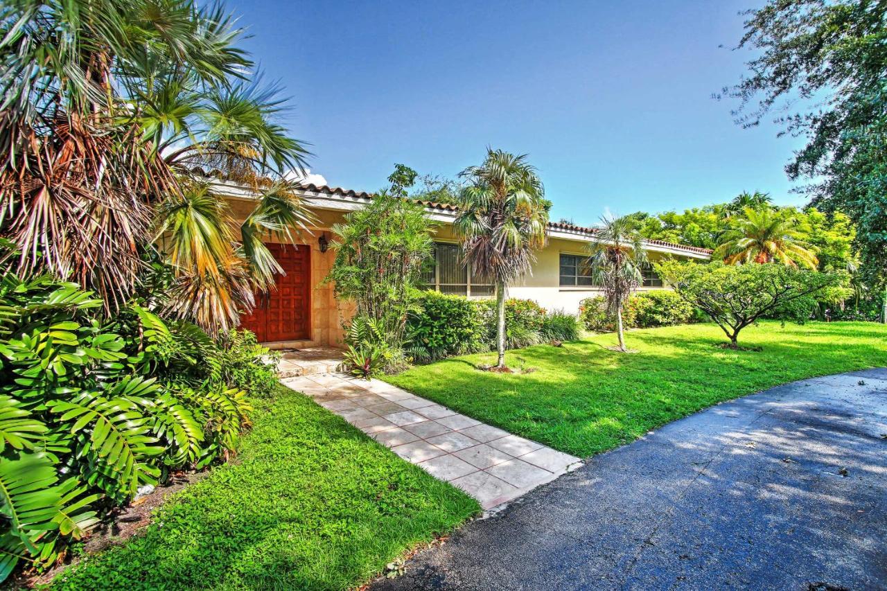 With Pool In Upscale Pinecrest Village Miami