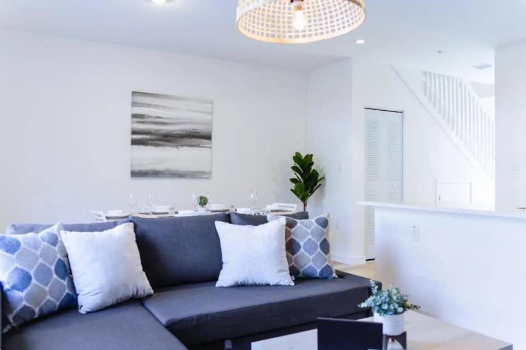 Outstanding Townhouse 18 Min From The - Th2 Casa de férias *