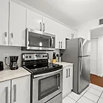 Amazing Condo With Free Parking In Brickell Miami