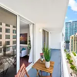 Amazing Condo With Free Parking In Brickell Miami