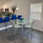 Luxurious Apt With Free Parking Mins Away From South Beach And Wynwood