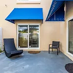 Luxurious And Cozy Townhouse 3 Bedrooms 2.5 Bath