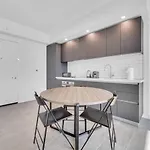 Modern 1 Bed Condo Across From Bayside In Downtown
