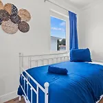 Comfy & Updated Apartment Centrally Located Minutes Away From Everything!