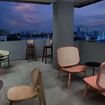 Tru By Hilton Miami Airport South Blue Lagoon