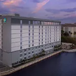 Tru By Hilton Miami Airport South Blue Lagoon