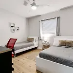 Roomy 2 Bedroom Near Miami Airport Virg 7