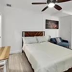 Central Studio 17