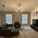 Wynwood Miami House, Sleeps 8, Gazebo, Bbq, Washer & Dryer, Coffee Station