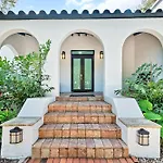 Villa Tropicale Stunning 4 Bedroom 4 Bath Home With Pool And Bbq