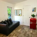 3 Bd House In Design District!