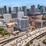 Modern Unit In The Heart Of Downtown Miami With Free Parking