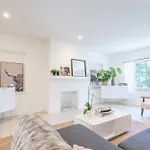 Art Deco Villa Heated Pool Jacuzzi Very Private House On A Quite Street Close To Design District 10 Minutes From The Beach -