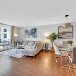Beautiful 1 Bed 1 Bth • Brickell