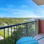 Modern Bay View Balcony In The Grove Free Parking