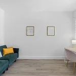 Comfortable House For Your Enjoyment In Miami