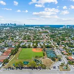 Comfortable House For Your Enjoyment In Miami