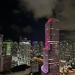 Skyline Views, Rooftop Pool, Brickell Downtown