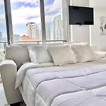 Skyline Views, Rooftop Pool, Brickell Downtown