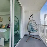 Oceanside Penthouse Apartment In Brickell Miami, Pool, Free Parking