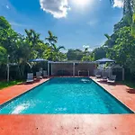 Spacious 3 Bedroom Home With Oversized Pool & Backyard