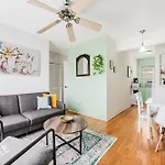 Serene 1Br Apt Steps From Downtown And Calle 8