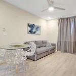 Stylish Miami Suite - Self Check-In
