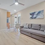 Stylish Miami Suite - Self Check-In
