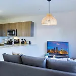 Relax And Enjoy Of Miami In This Cozy Duplex