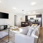 Stylish 2Br Retreat, Miami With Rooftop Lounge