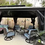 Tiny Place W Private Hot Jacuzzi 7 Min To Miami International Airport
