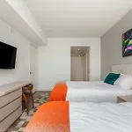 2/2 Hyde Beach Resort 1704