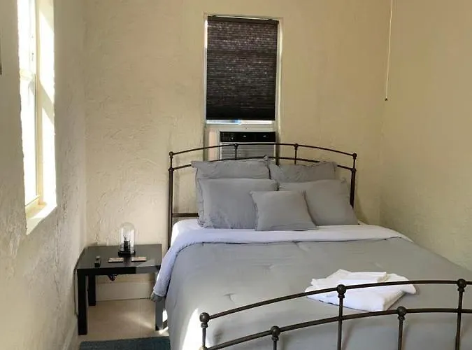 Cozy House 2 Rooms - Cute Private Room - Close To Airport & Free Parking