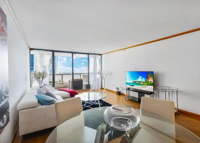 Stunning Balcony Views 4 Bedroom