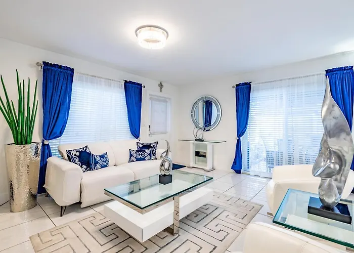 Luxurious And Cozy Townhouse 3 Bedrooms 2.5 Bath