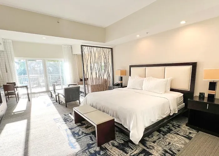 Modern Private Studio - King Bed, Jacuzzi, Balcony And Pool