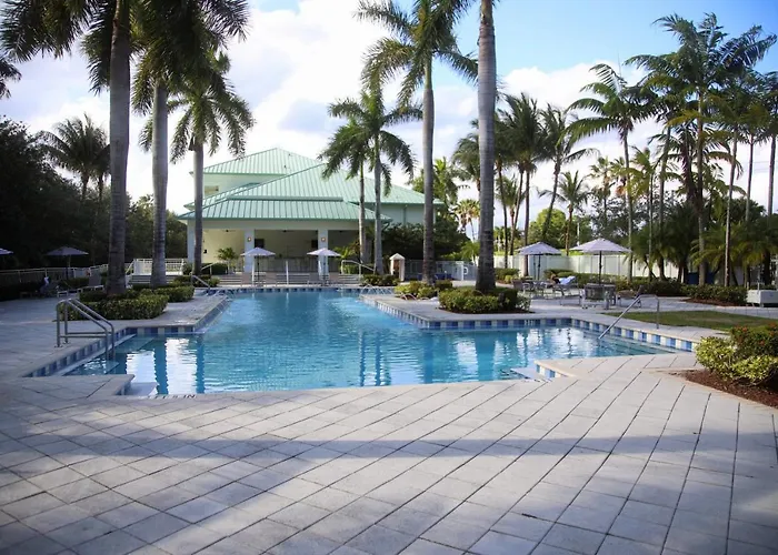 Upscale Resort Villa In The Heart Of Miami