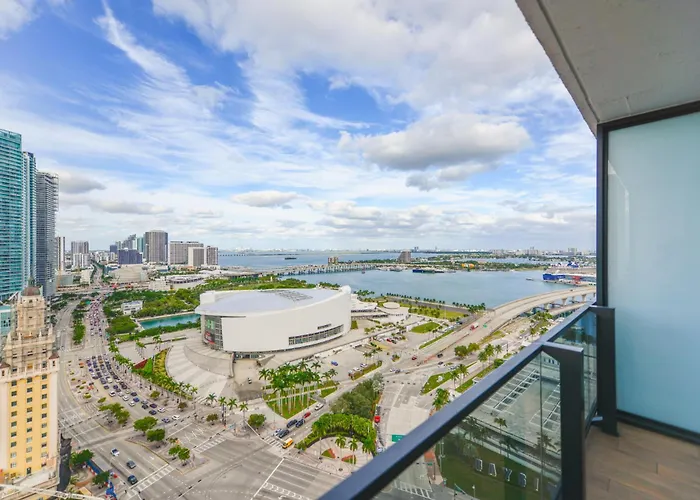 Breathtaking Studio With Bay & City Views