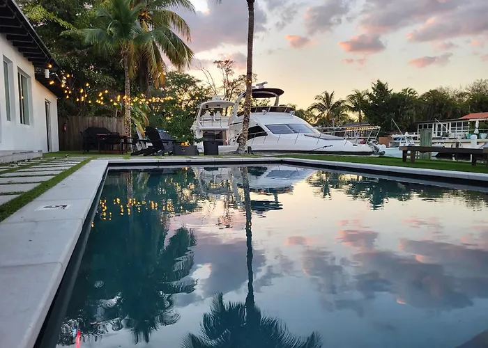 Waterfront - Kayak & Paddleboards - Firepit - Pool