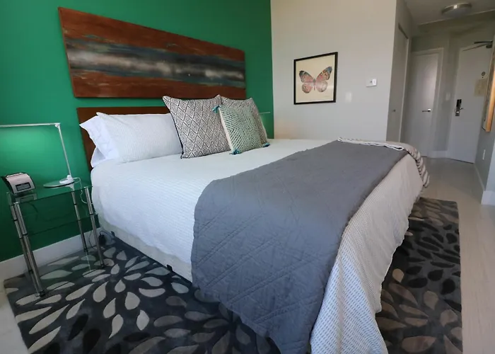 Renovated 21St Floor Private Unit Located In Coconut Grove Hotel