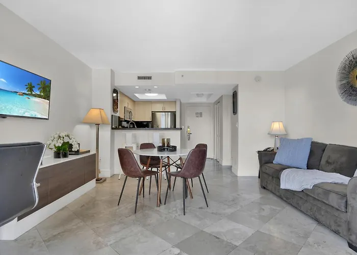 Modern Bay View Balcony In The Grove Free Parking