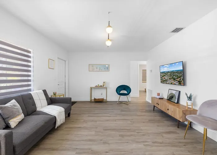 Comfortable House For Your Enjoyment In Miami