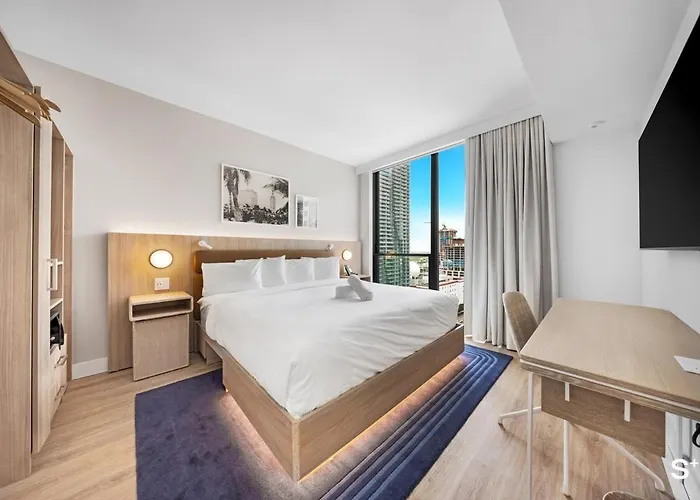 Chic Downtown 1Br With Stunning Skyline Views