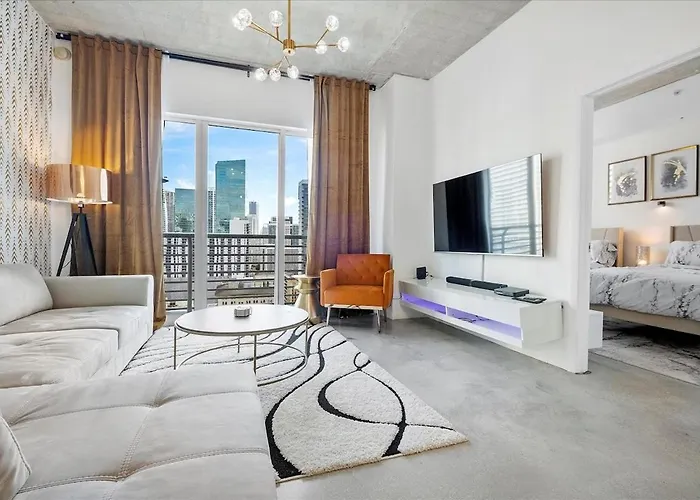 Lux Penthouse Loft - Free Parking - Bay Views