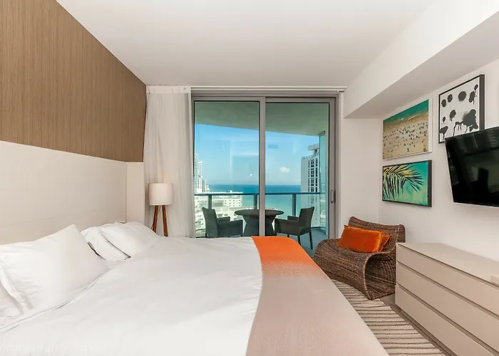 2/2 Hyde Beach Resort 1704