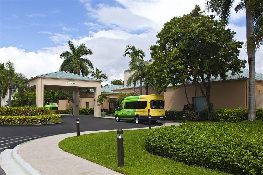 Hotel Courtyard Airport West Doral 3*