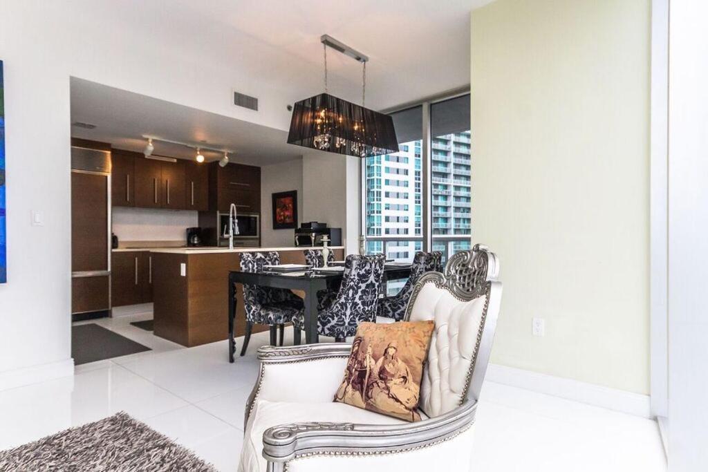 Luxury Waterfront In The Urban Oasis At Icon-brickell Free Apartment *