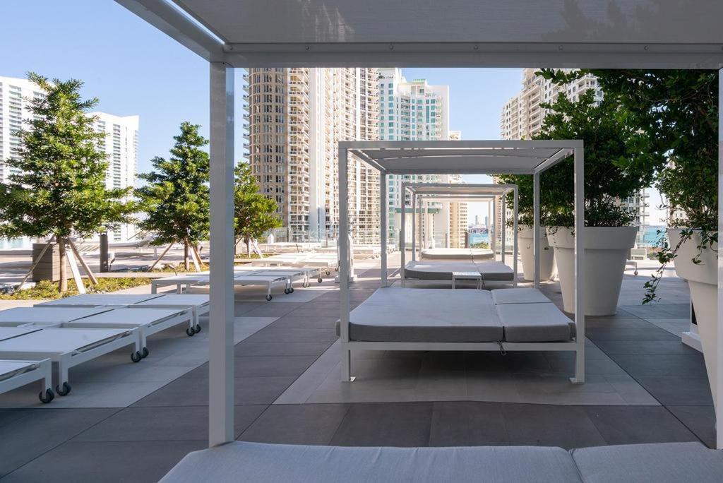 Luxury Waterfront In The Urban Oasis At Icon-brickell Free *