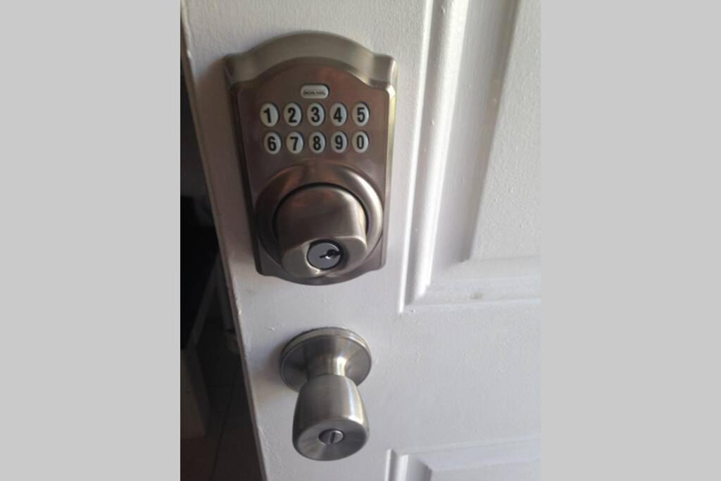 1 Bedroom Near Coconut Grove